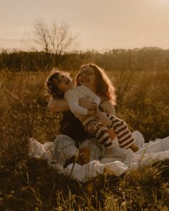 shooting-famille-exterieur-studio-nyps-shooting-naissance
